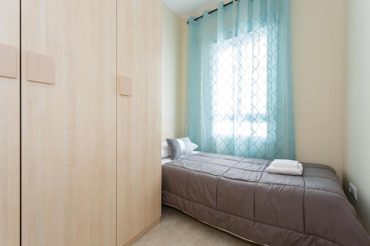 Apartamento Playa Cadiz By Isa Hoteles מראה חיצוני תמונה